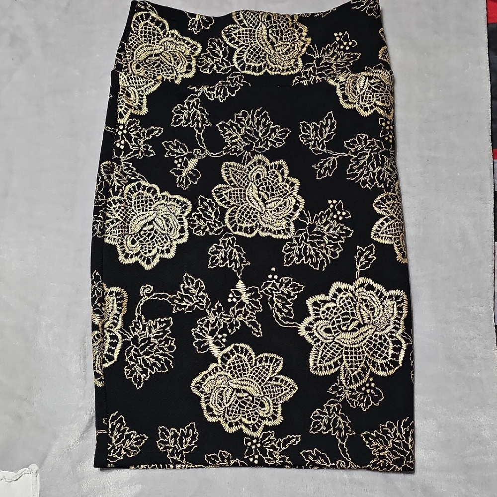 LuLaRoe Black and Gold Lace Floral Pencil Skirt